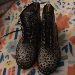 NWOT DR MARTENS Women’s 9